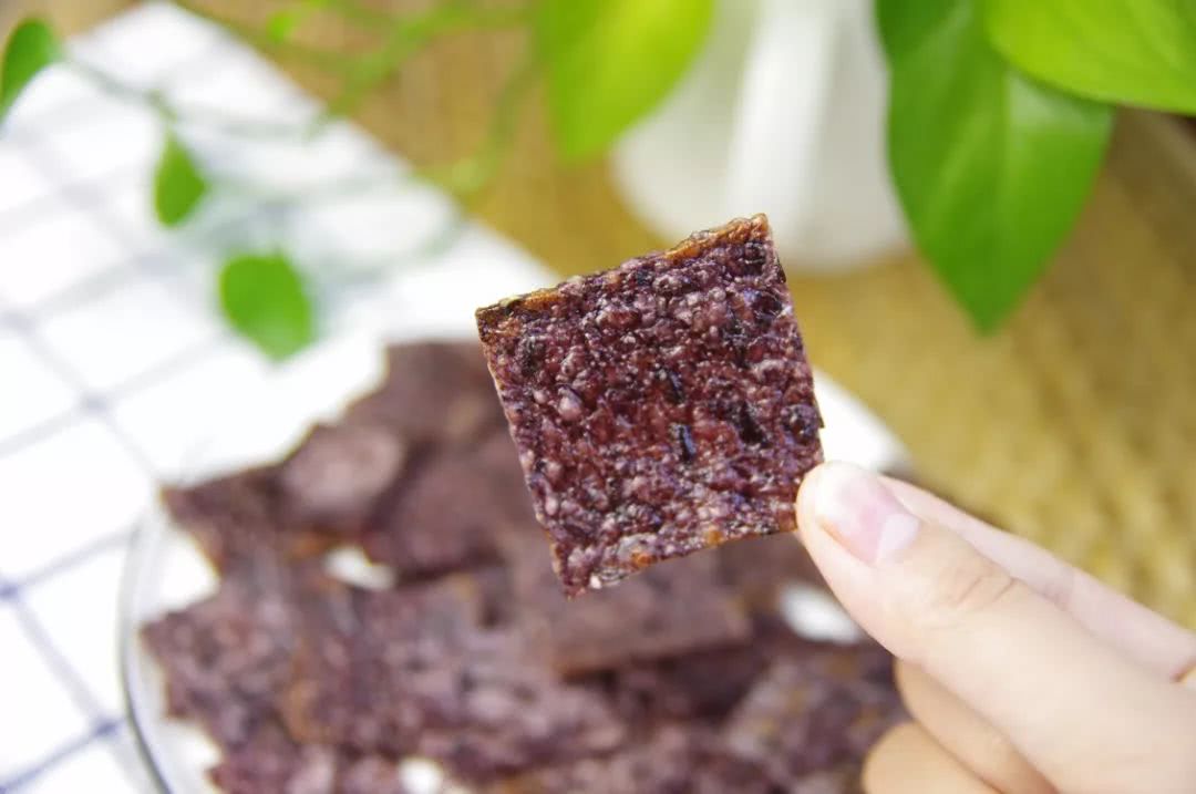 紫米锅巴乌米锅巴,土灶锅巴如何变香脆锅巴