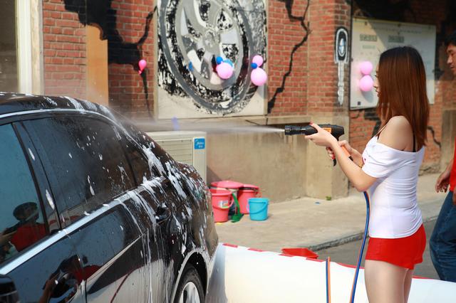 养10万左右的车一年费用多少钱,养一台七八万的车一年需要多少钱