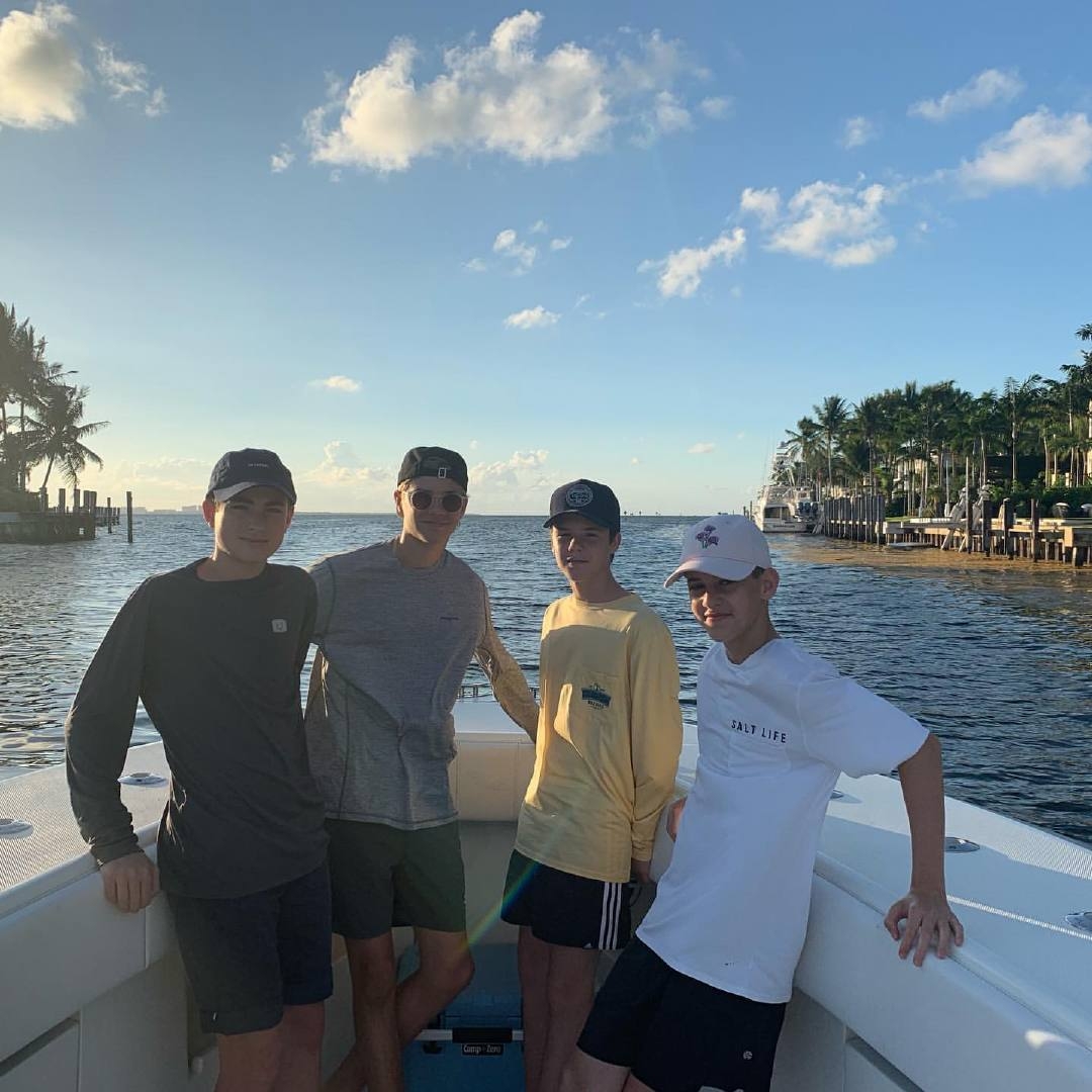 贝克汉姆小七旅行,原创小贝全家迈阿密度假