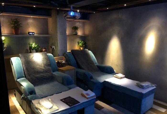 上海街头指压店,横评竖评