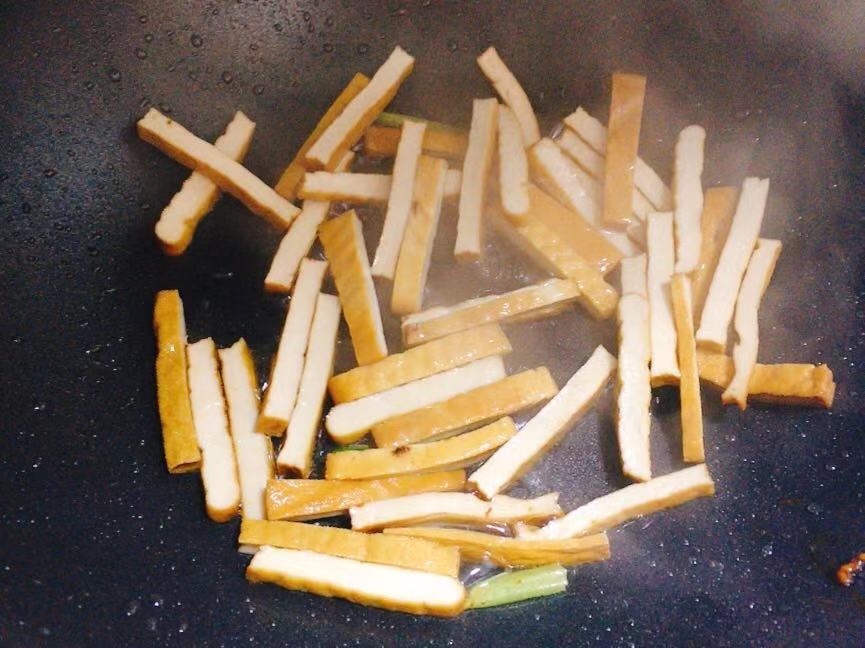 香干炒肉怎么做才能松软入味,香干炒肉怎么炒香干才会入味