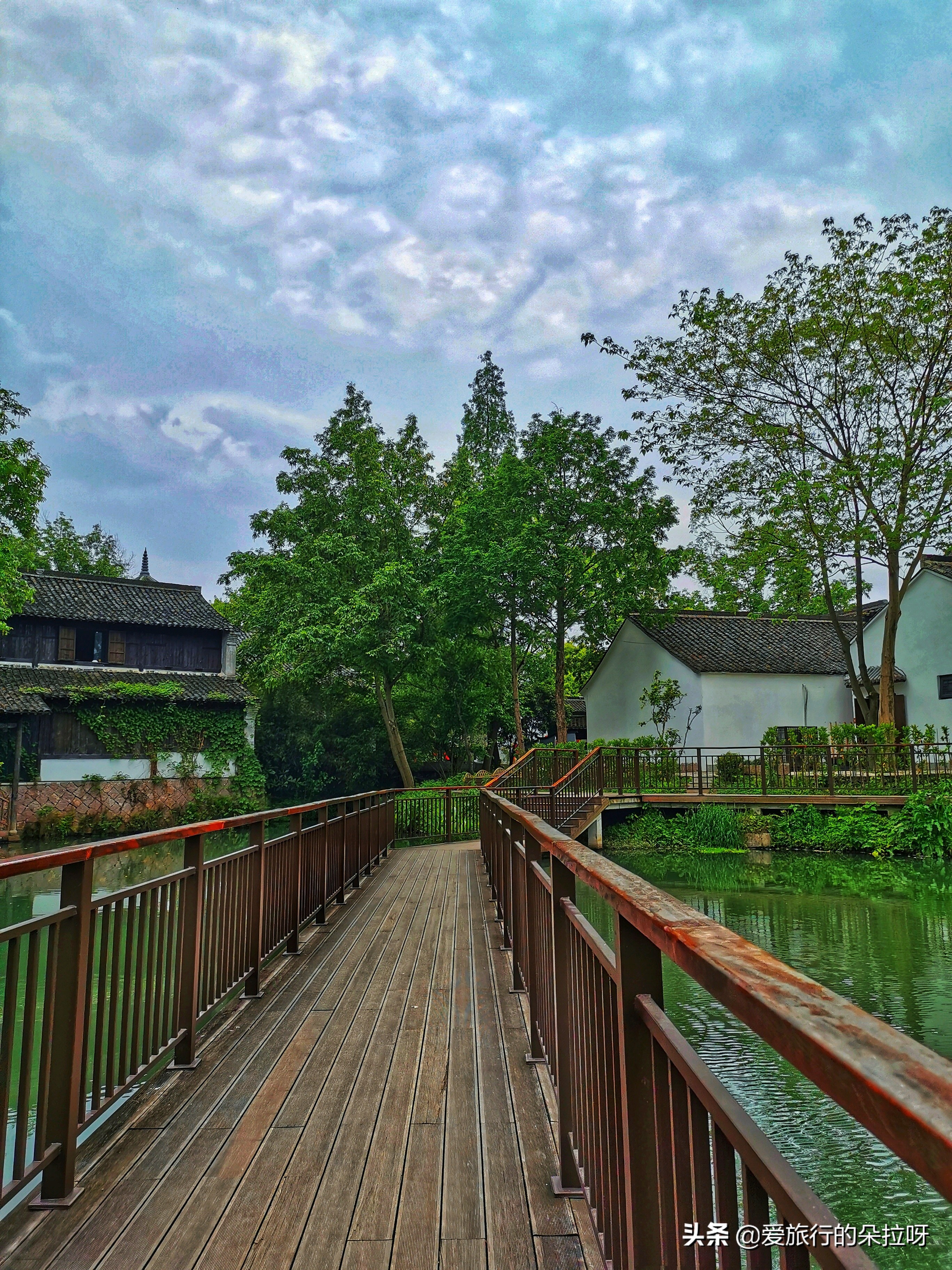 一曲溪水,一曲溪流一曲烟的意思