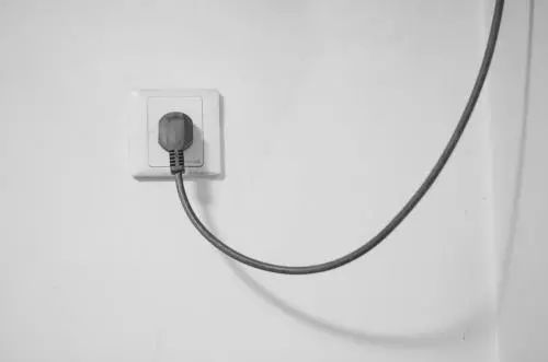 空调打不开也不亮灯什么问题,空调打不开电源看不见怎么弄