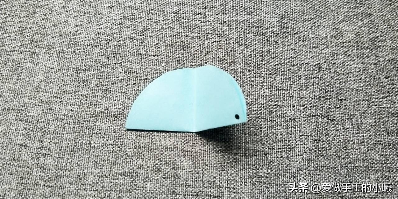 小雨伞折纸复杂版与简易版,小雨伞折纸简单小班