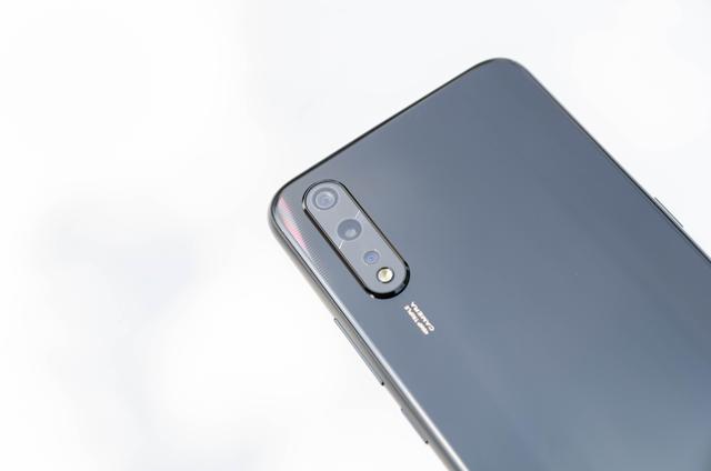 vivoz5价格为什么便宜,vivoz5值得入手吗