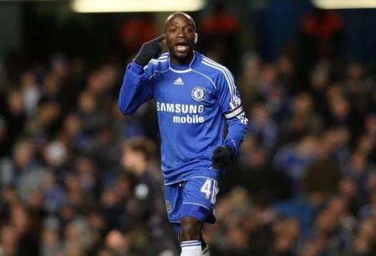 足球后腰在哪个位置图,边后卫现代足球最重要的位置