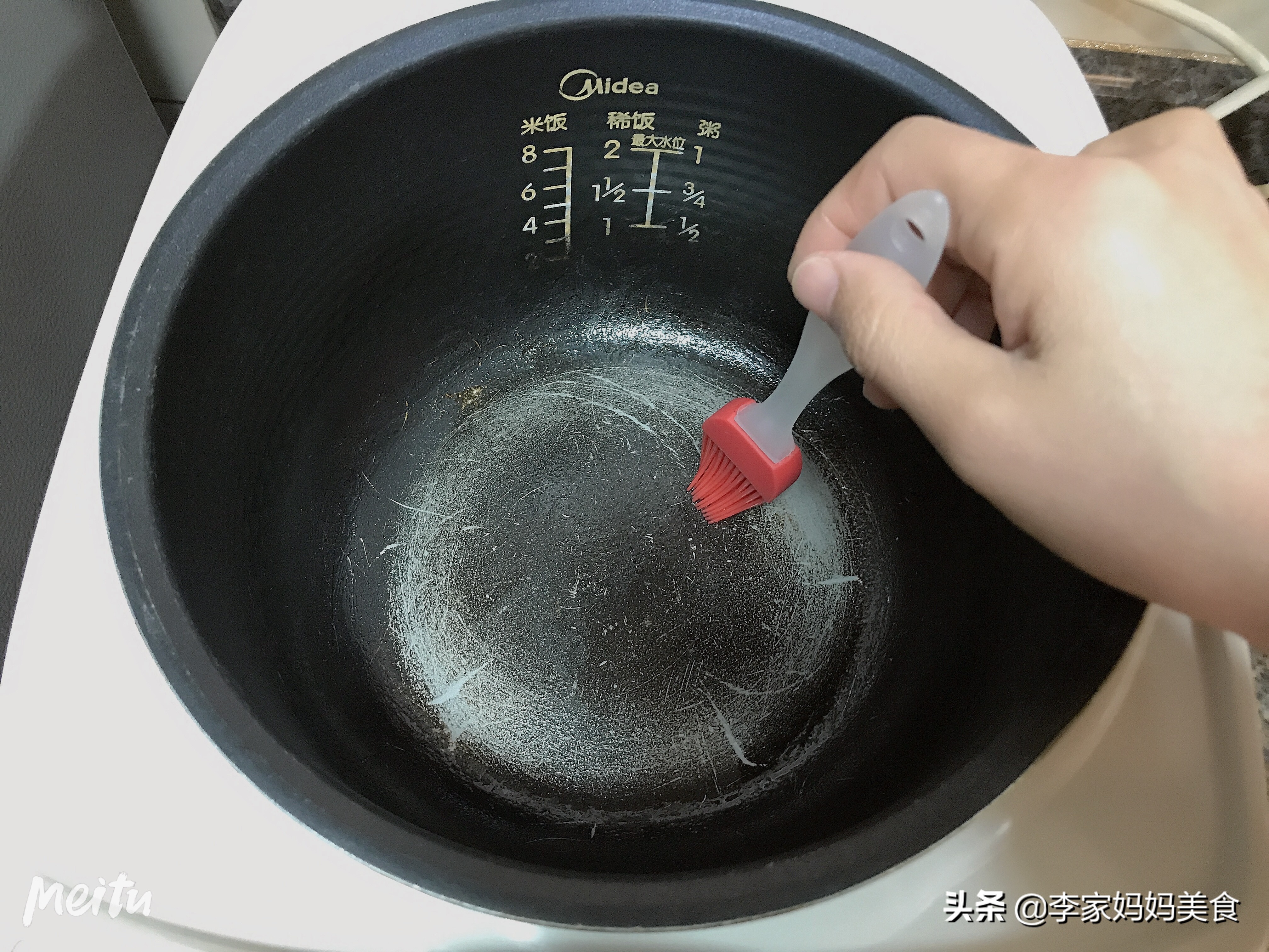 不用电饭煲做的蛋糕不塌陷,蛋糕不塌不回缩的诀窍电饭煲