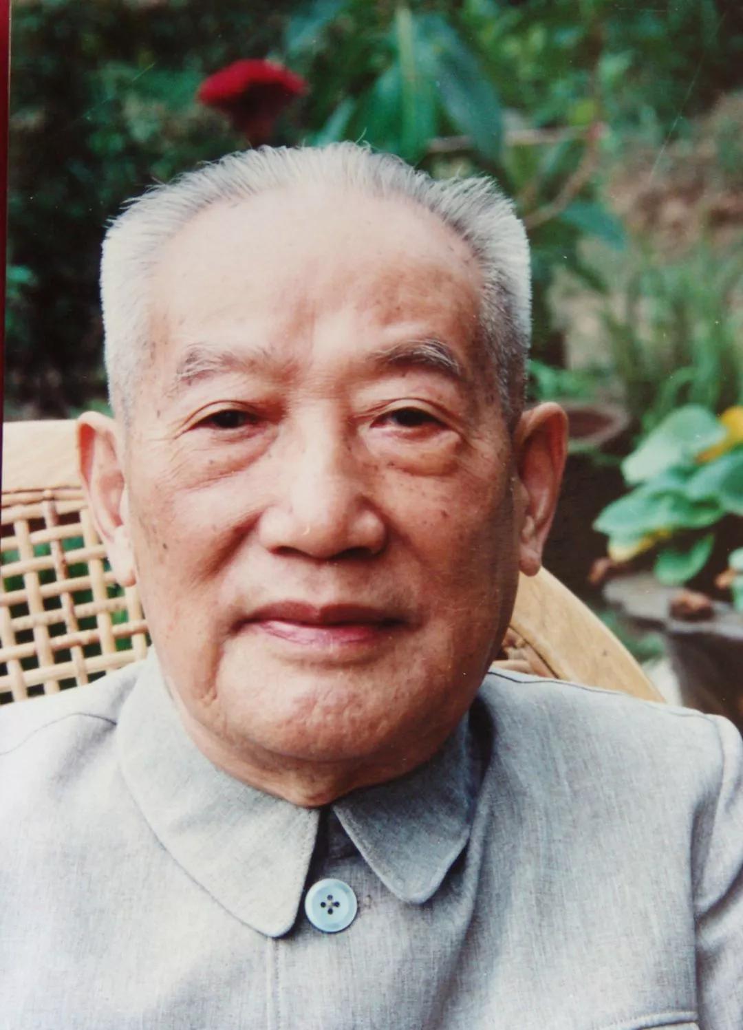 杜平被任为大使,先请彭总出面推辞,而后自己说服毛*东泽**收回成命