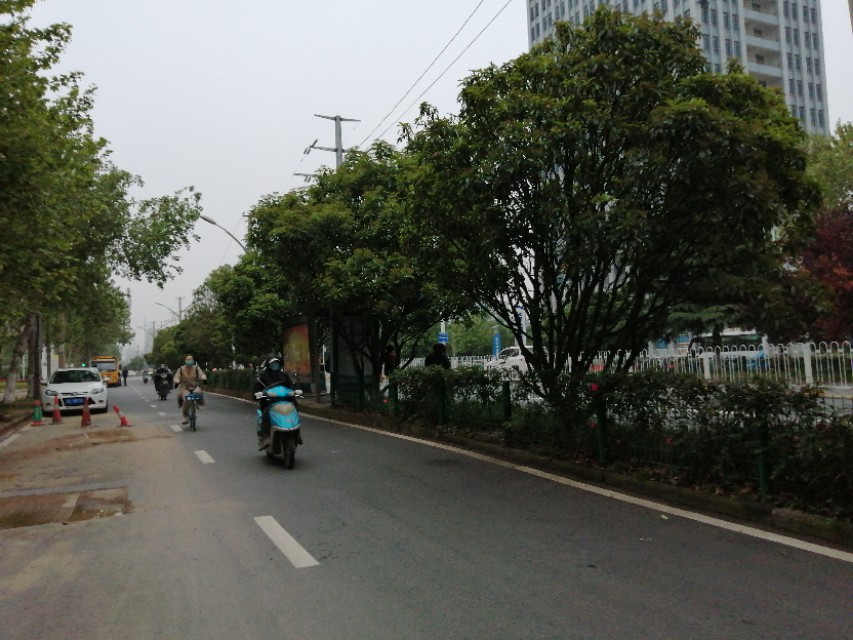 猜句诙谐语，足球迷都会开心地笑，9个字，请来的就是你