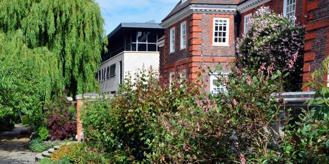 伦敦大学卡斯商学院,伦敦哈利波特学校