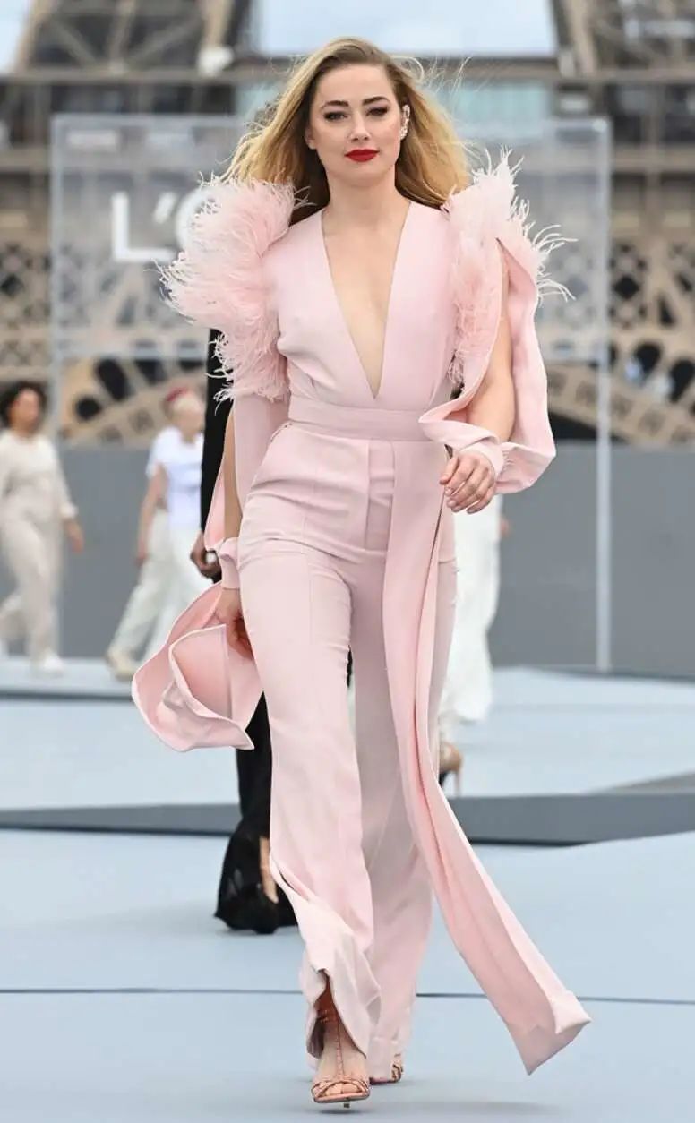 巴黎时装秀ladygaga,ladygaga巴黎时装秀