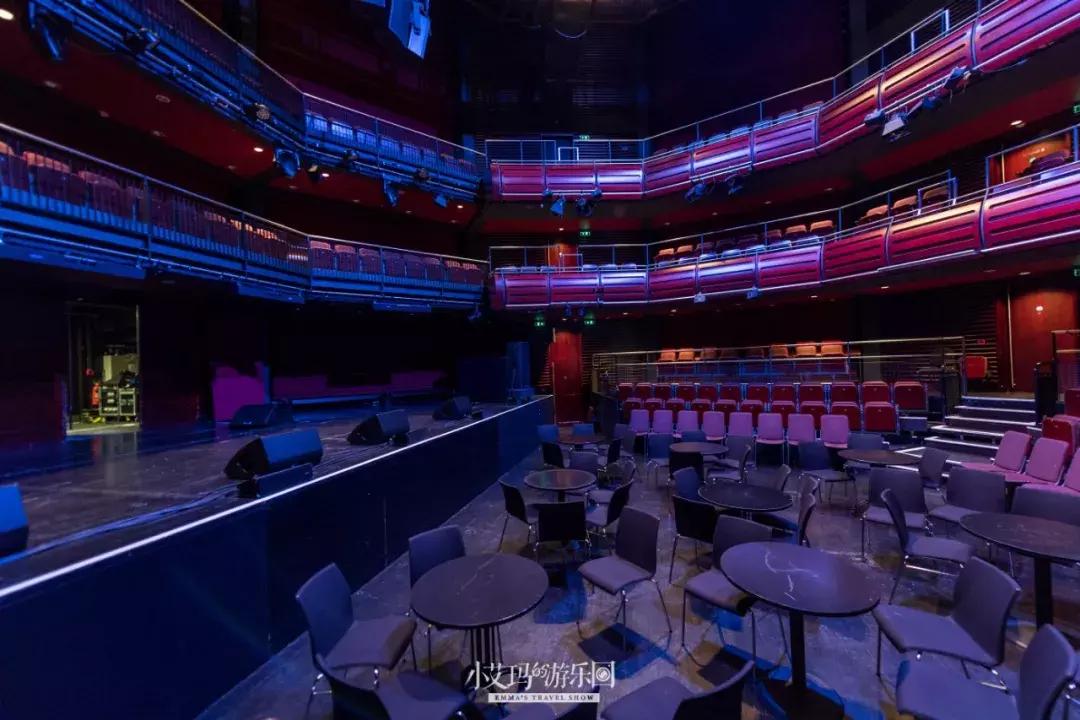 纽卡斯尔，店主为我弹奏了一把十万元的吉他