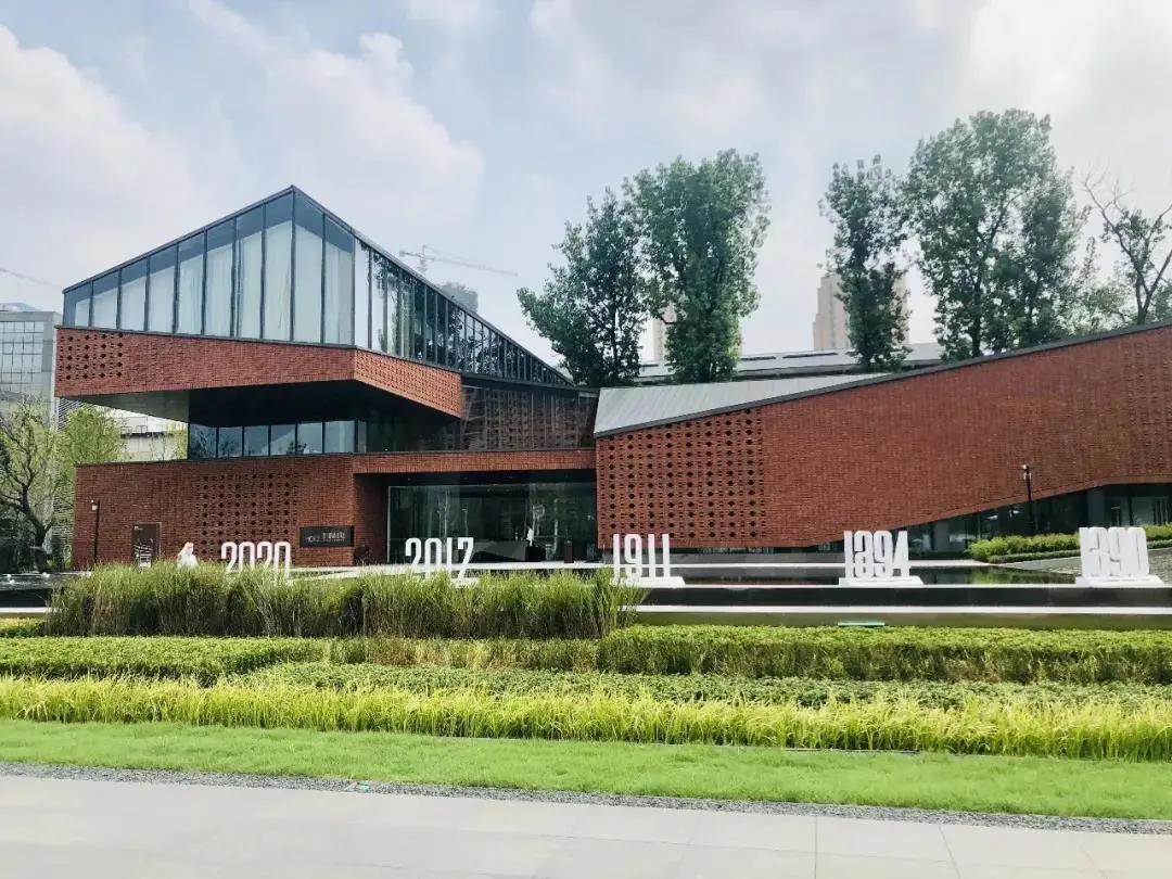 汉阳摩尔城西西弗书店,武汉必打卡的书店