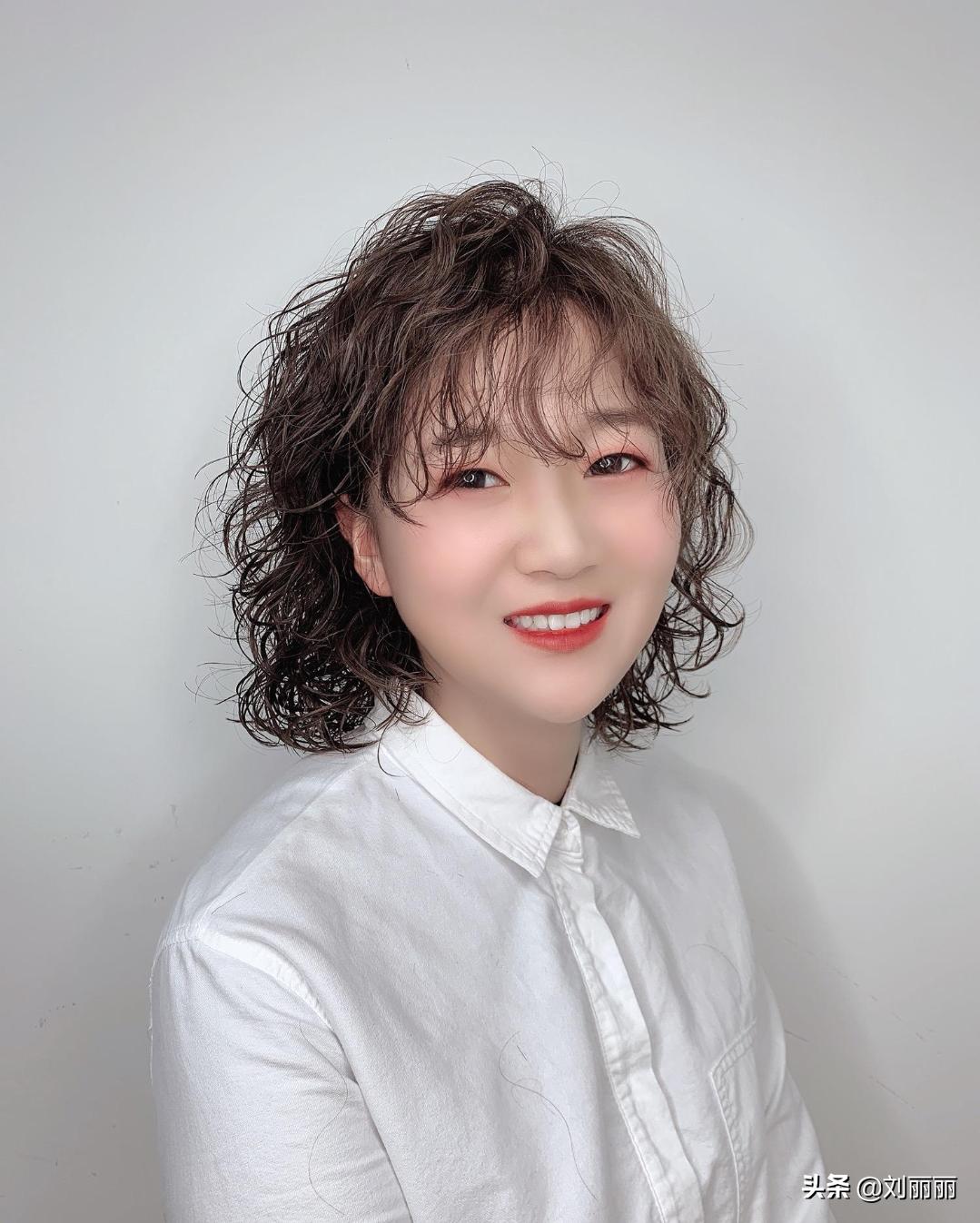 满头烫小卷真洋气适合各个年龄段,短发小卷满头烫40-50岁