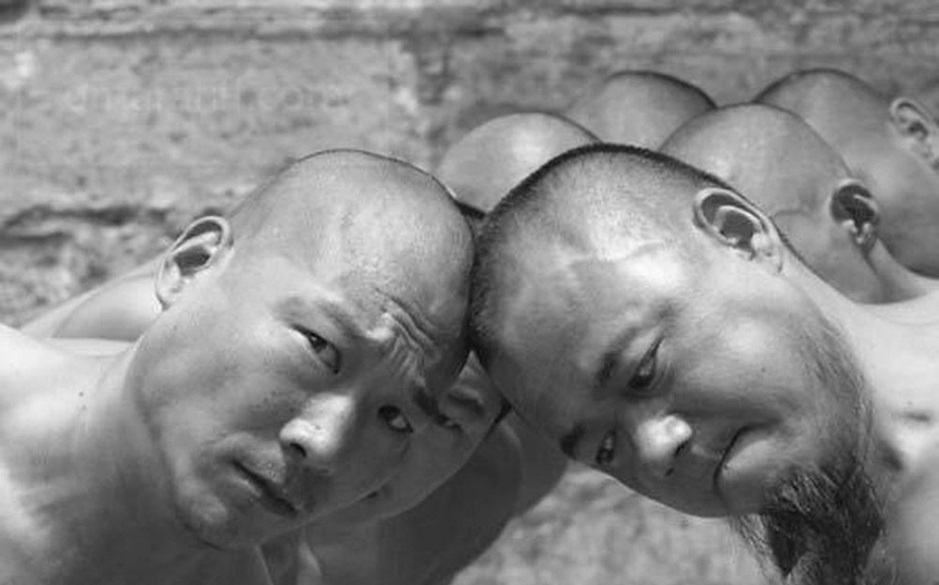 少林寺武僧进入部队练武,电影少林寺众武僧练武场面