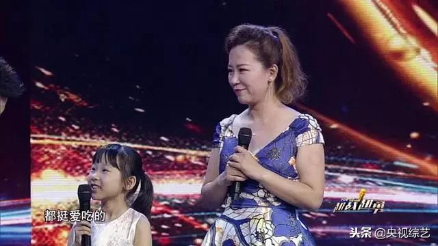 1个人能模仿10多位歌手唱歌,一个人模仿十几个歌手唱歌