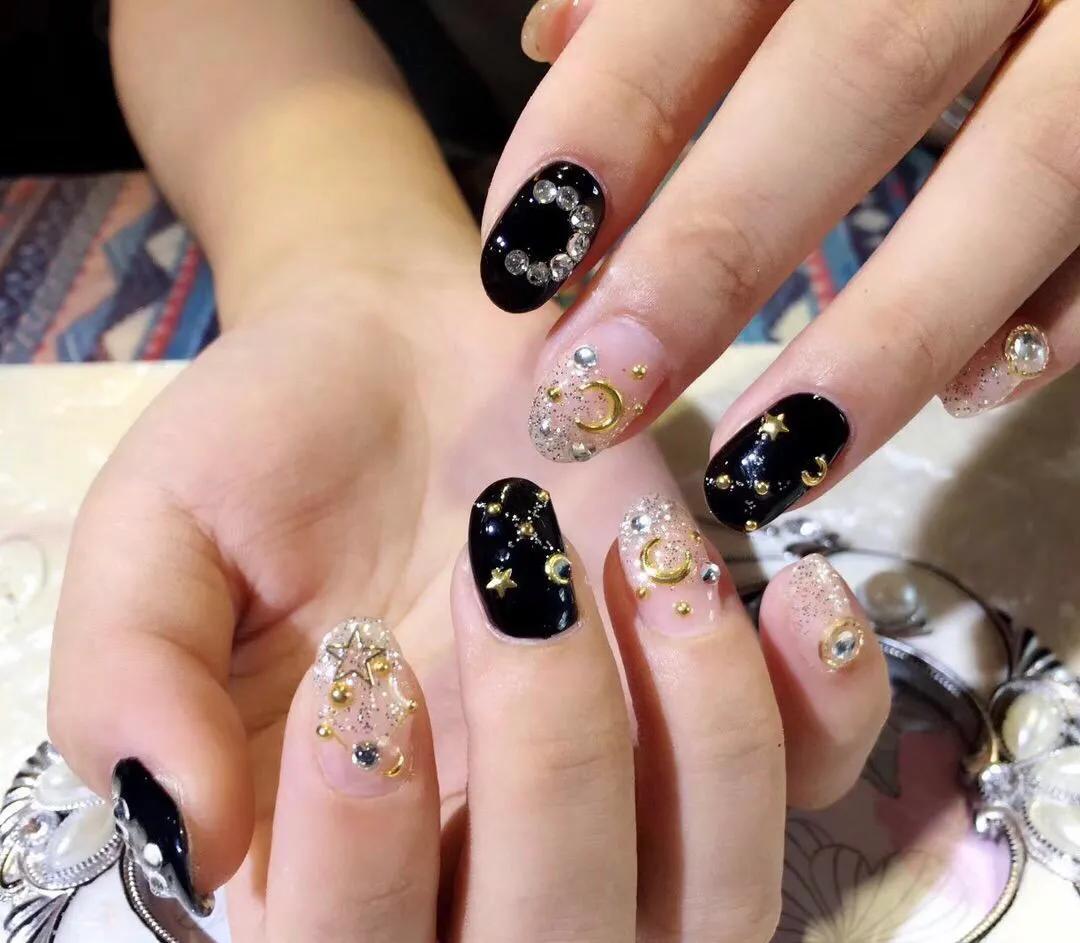 有一种颜色叫blackpink,blackpink黑色火焰美甲