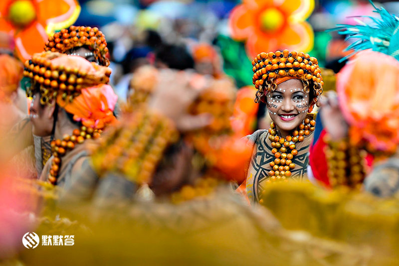 不用去西班牙，3000块就可以参加一年一度的狂欢派对，宿务圣婴节