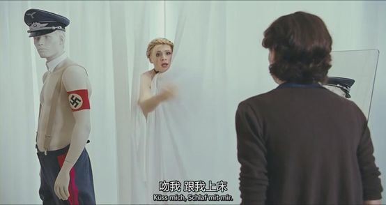 最适合躲在被子里看的电影,适合躲在被子里面看的电影