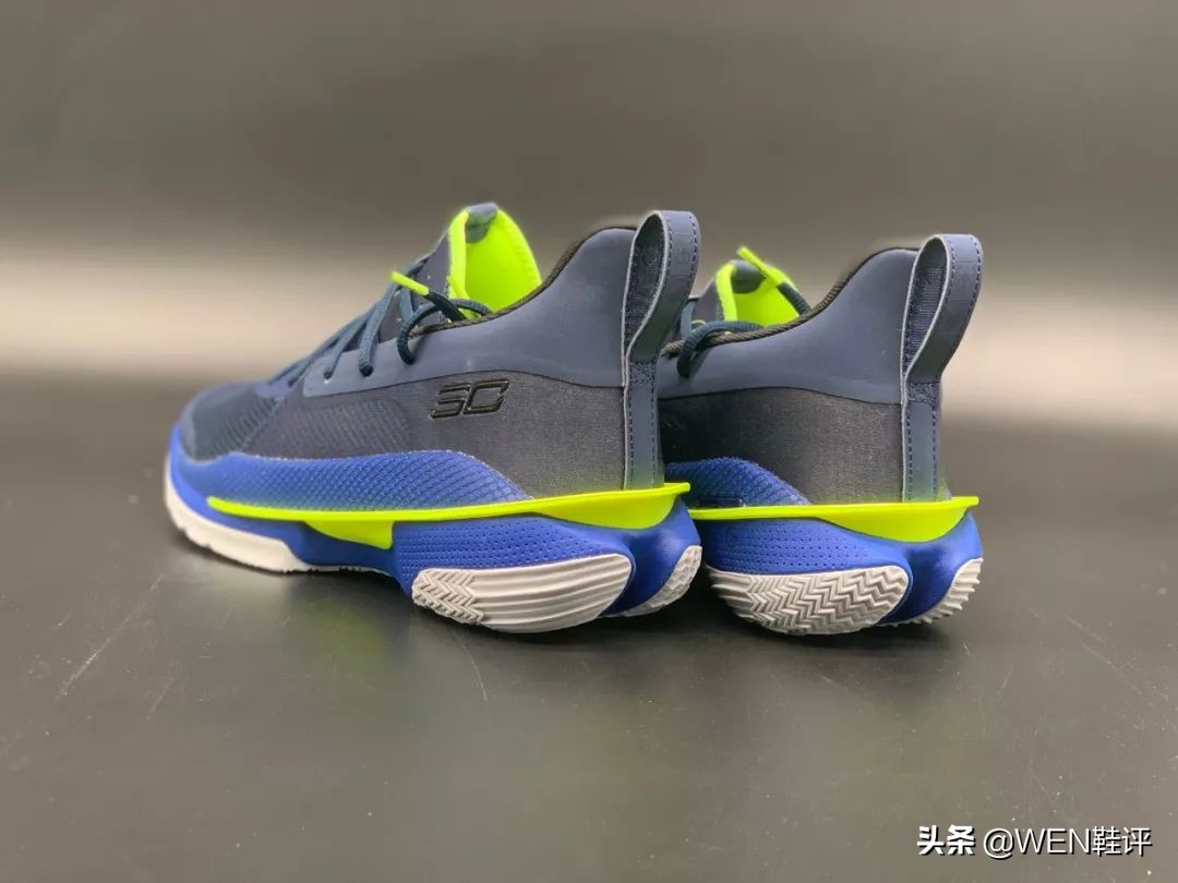 致敬粉丝！鞋面、中底再升级，库里7*开代**箱解读，你觉得如何？