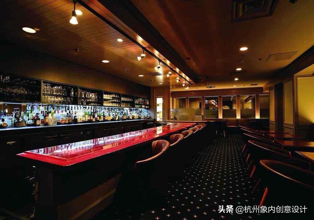 酒店酒馆区别,酒店里的酒吧