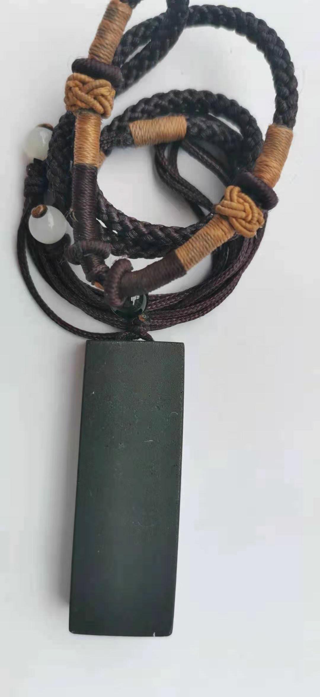 翳珀无事牌吊坠,纯天然钛晶无事牌吊坠