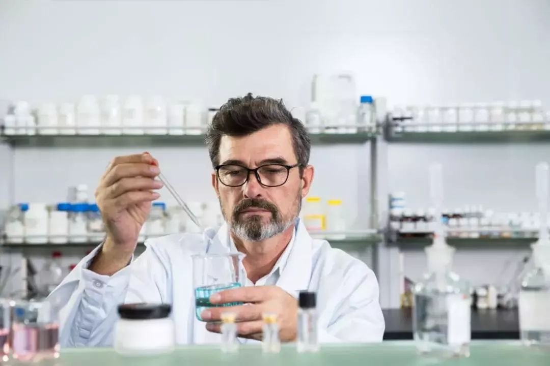 姚晨和刘涛高清图片大全,41岁刘涛和40岁姚晨同登杂志