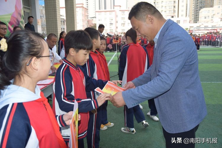 超越从足下起航下一句,2019小学校长杯足球赛