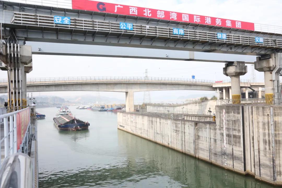 2022长洲水利枢纽船闸货运量,长洲船闸货运量提前突破亿吨大关