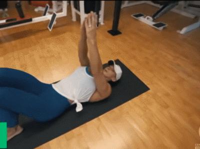 52岁女人身材,52岁依旧可以保持这样的身材