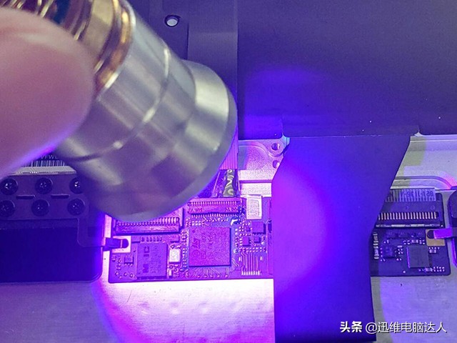 a1466进系统死机,苹果a1466花屏死机