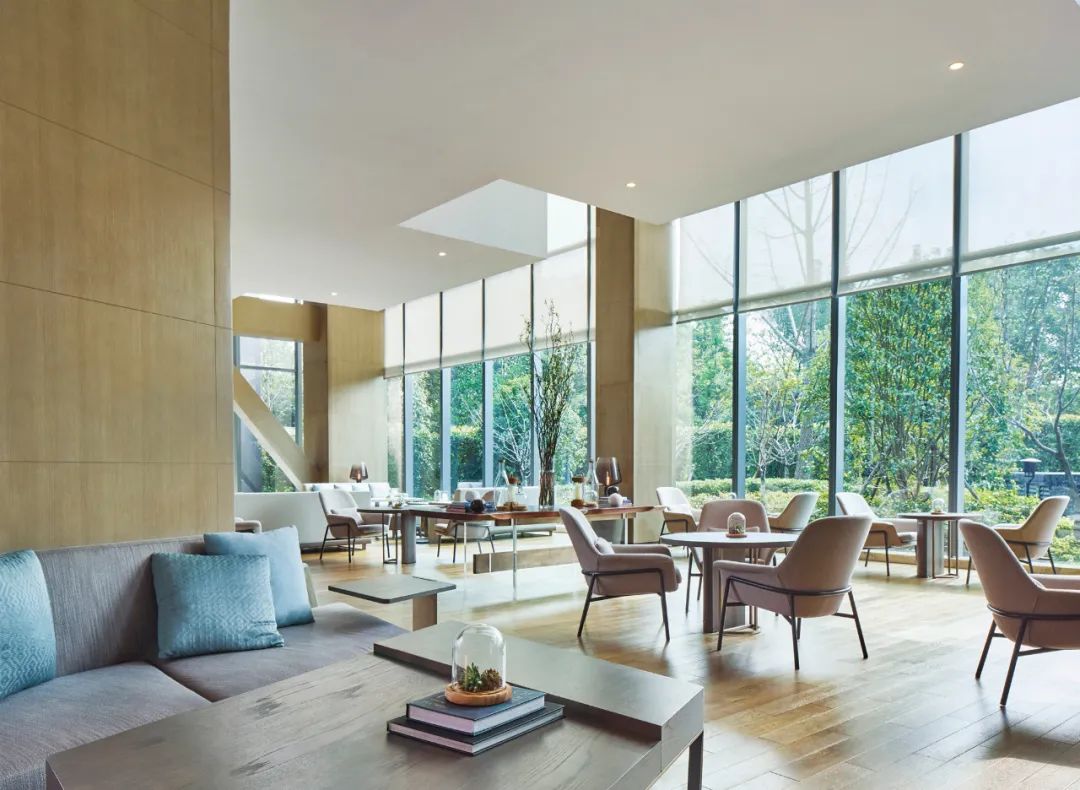 夜游盛世钱塘，赏绚烂灯光秀，打卡杭州钱江新城万豪酒店