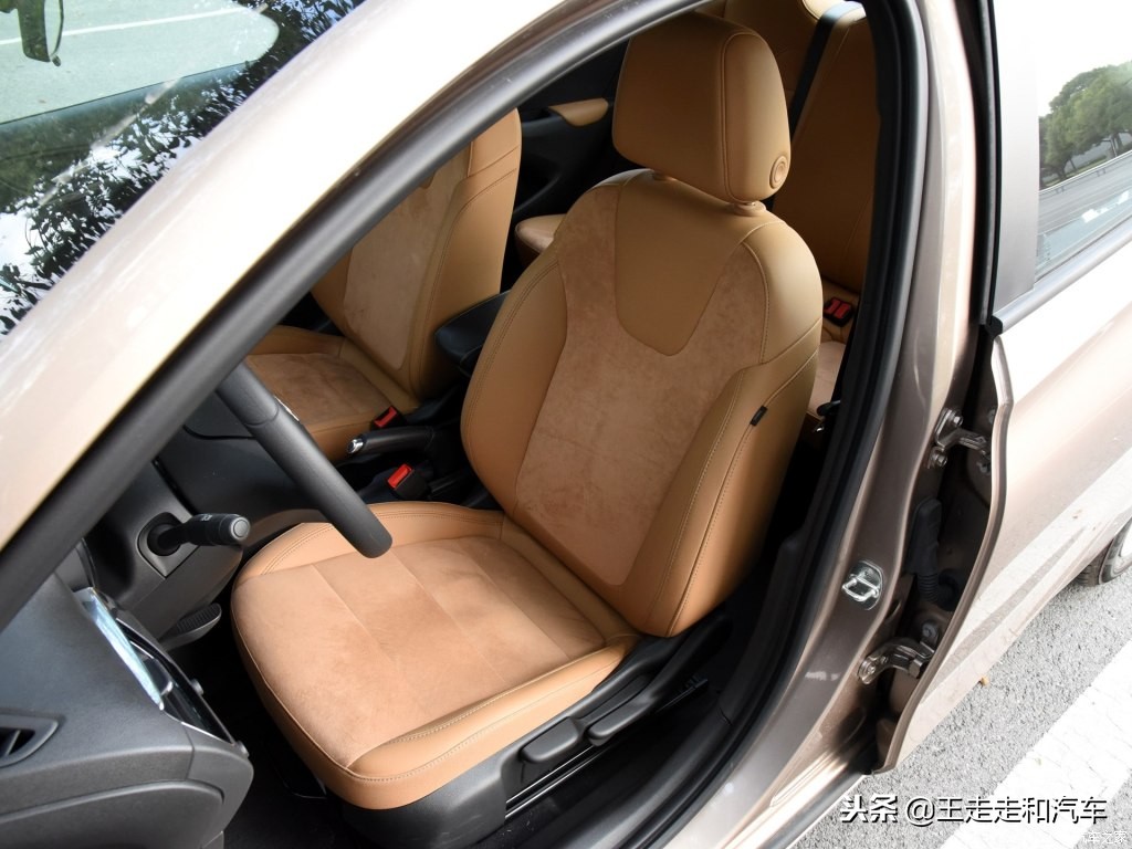 新款别克凯越外观怎么样,别克凯越老款红色高配自动挡