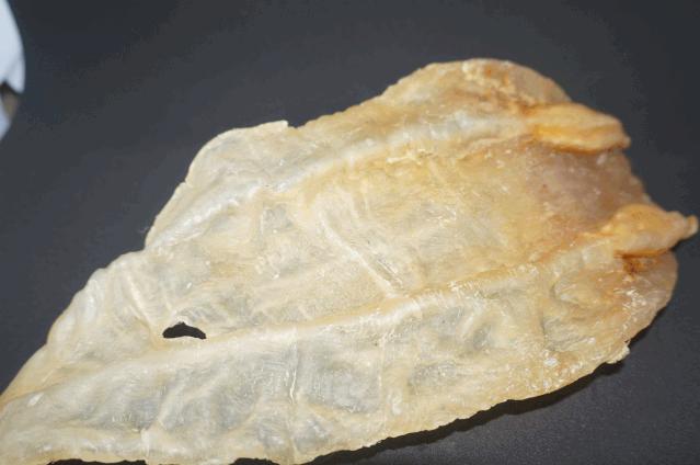 花胶里面有小黑虫怎么回事,买回来的花胶发霉是正常的吗