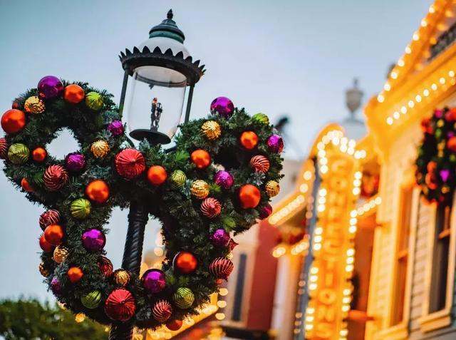 香港迪士尼乐园冰雪小镇好玩吗,最好玩的玩雪地方