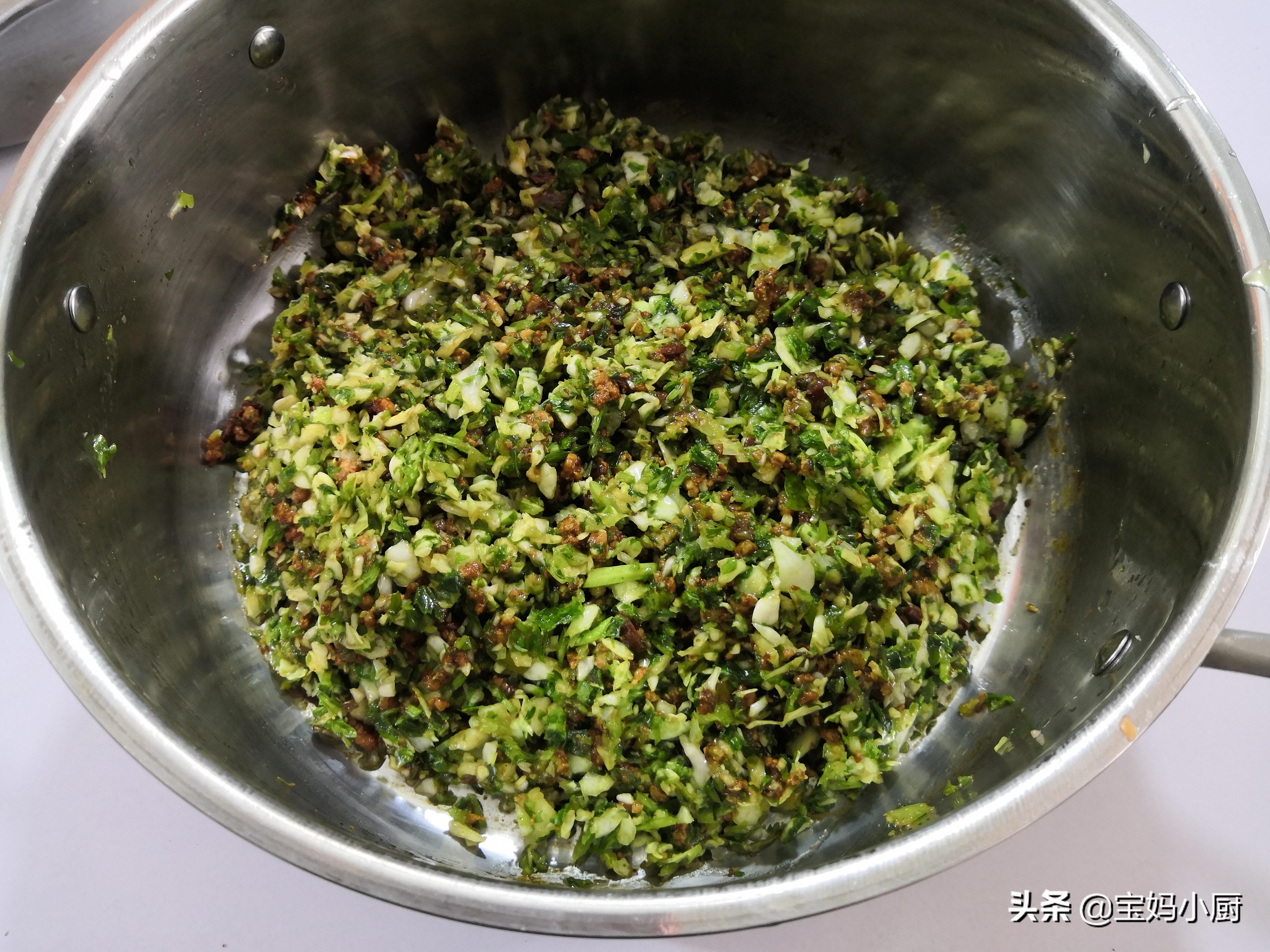 发面蒸包子怎么才能让包子软和,蒸包子不会包褶子