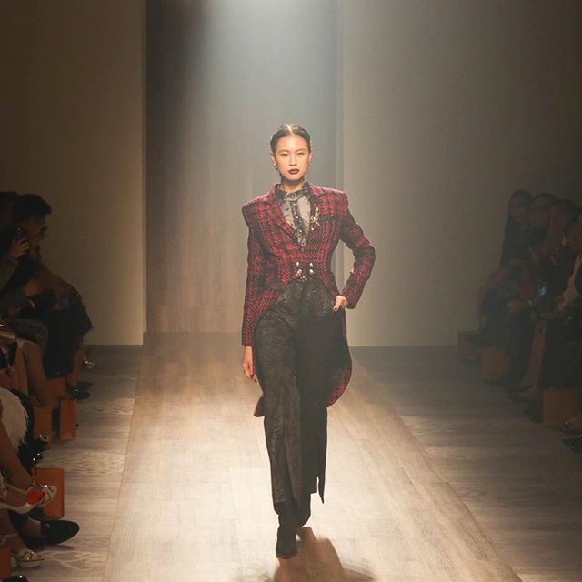 花心的泰国国王小女儿惊艳！遗传母亲盛世美颜，才貌双全不输王后