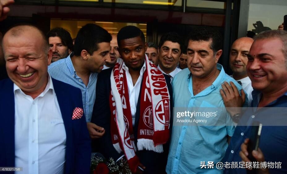 自称梅西曾辅佐他踢球，世界杯打假球贪得无厌头像被球迷印上美元