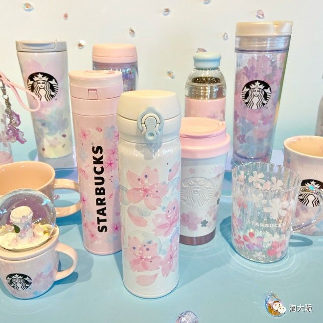 中日樱花限定大PK！猫咪杯、毛绒手袋，中国星爸爸又一次逆袭？