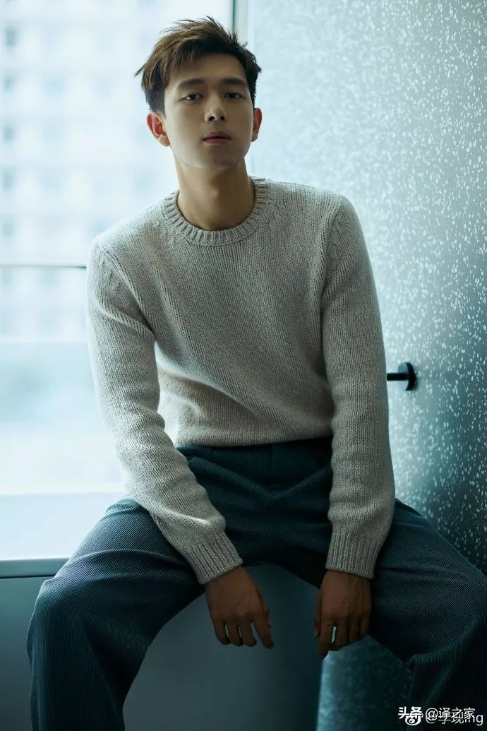 马上就要七夕了，现男友李现再传好消息！网友：人红资源多