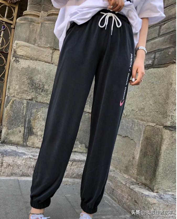 运动裤很舒服，但有点闷。在裤腿上开个通风口，就是凉快很多啊