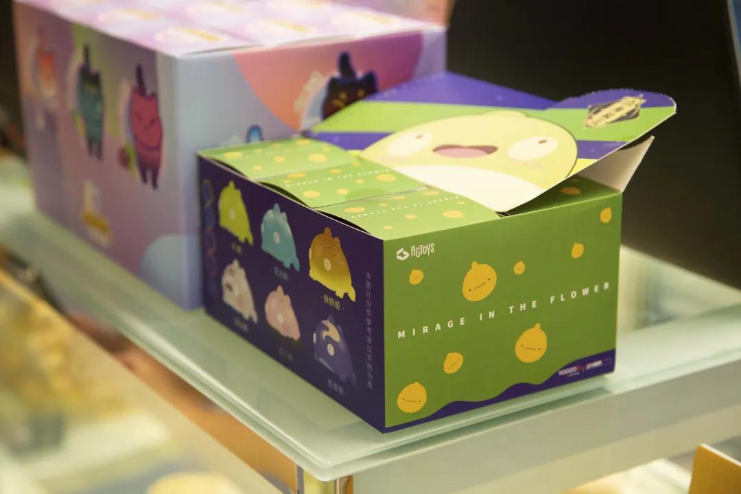 打卡圣地|华贸中心XHoolicar“喵喵满袋大聚会”