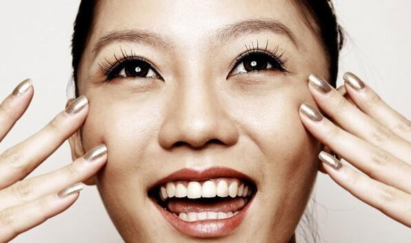 为什么我才三十岁就很多皱纹,为什么我20岁眼角就有细纹了