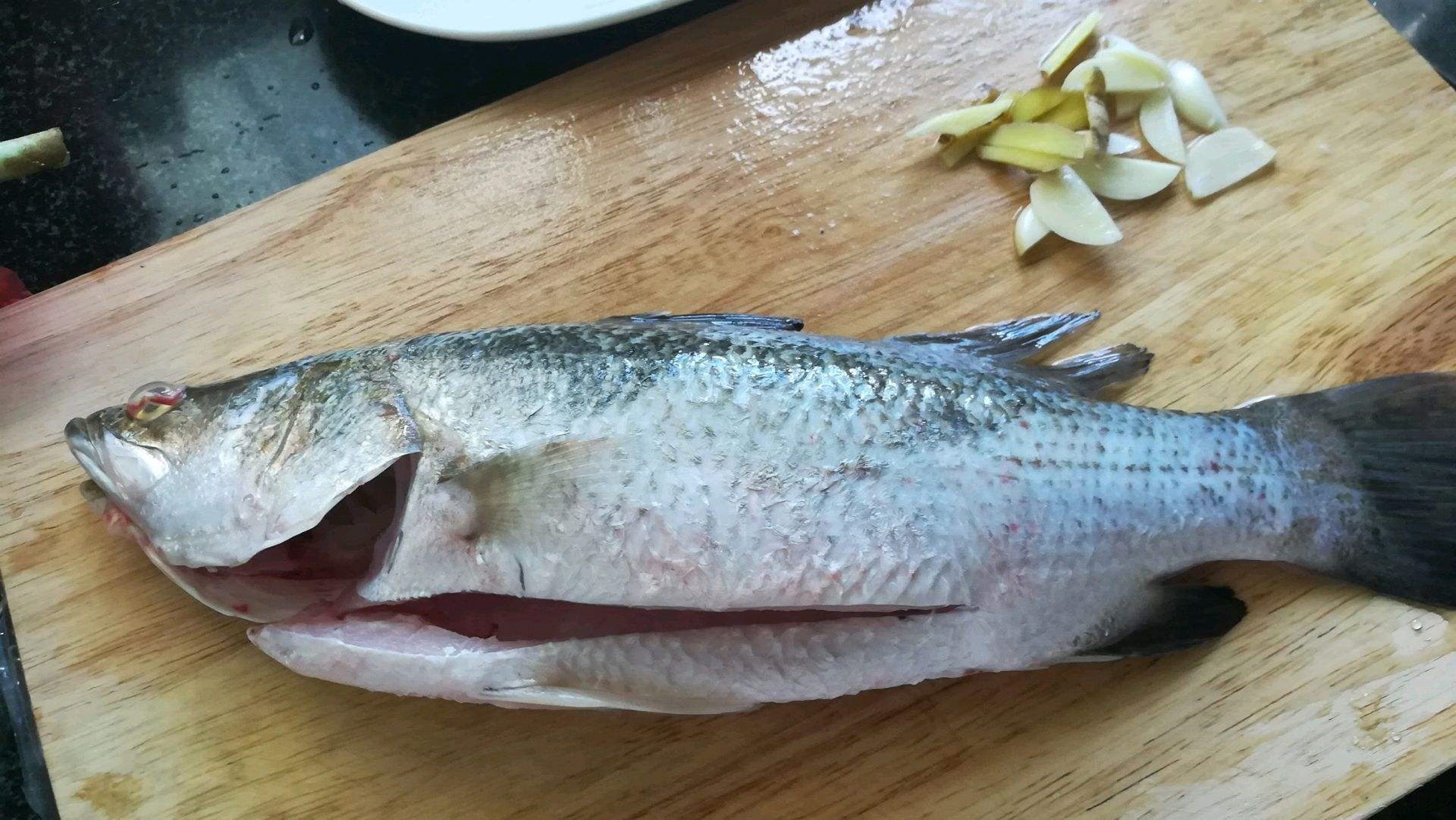 红烧鱼做法味道鲜美营养丰富下饭,家常味道这才是红烧鱼的正确做法