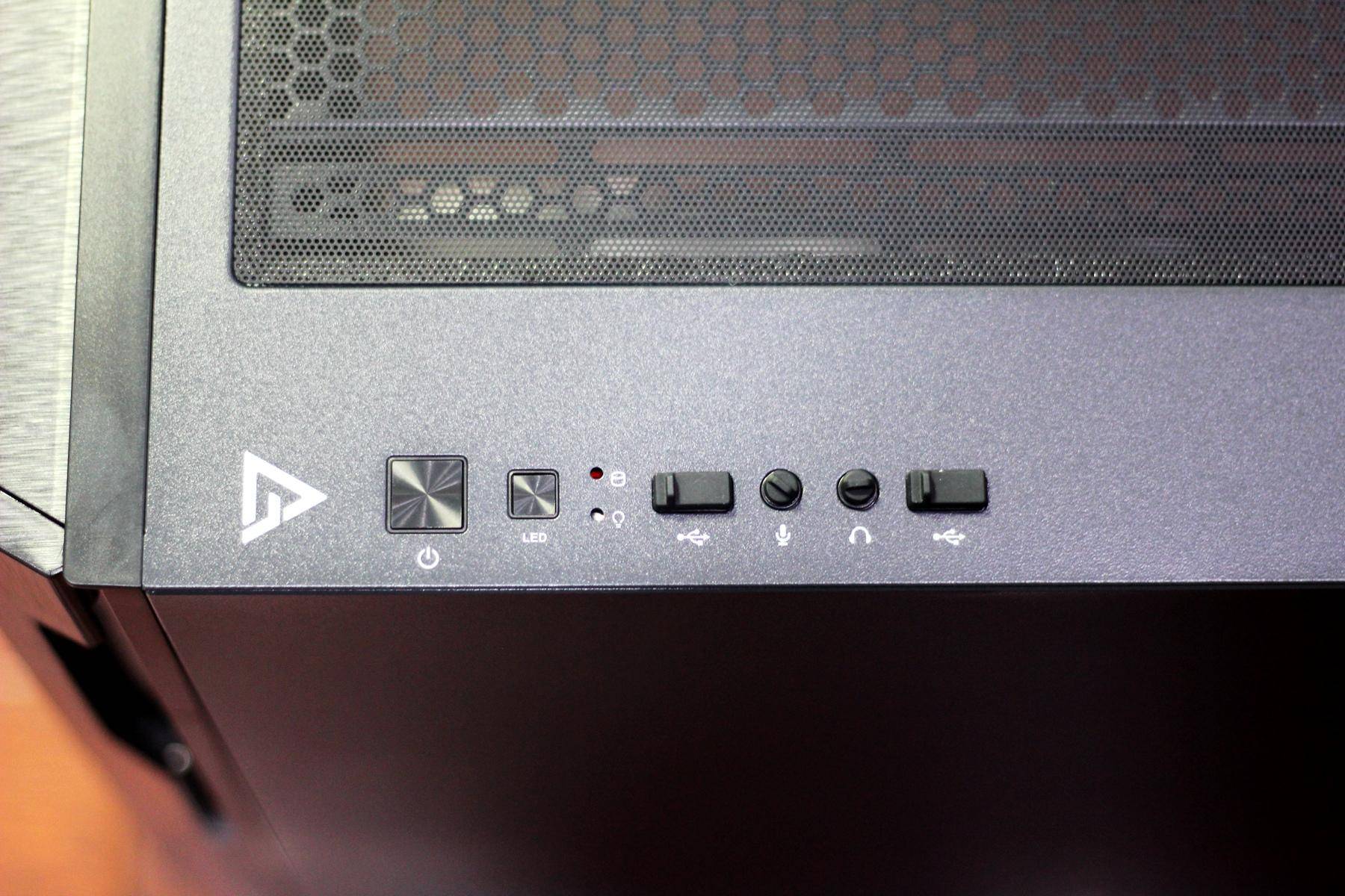 工欲善其事必先利其器，2021年初自媒体创作的专业向桌面配置