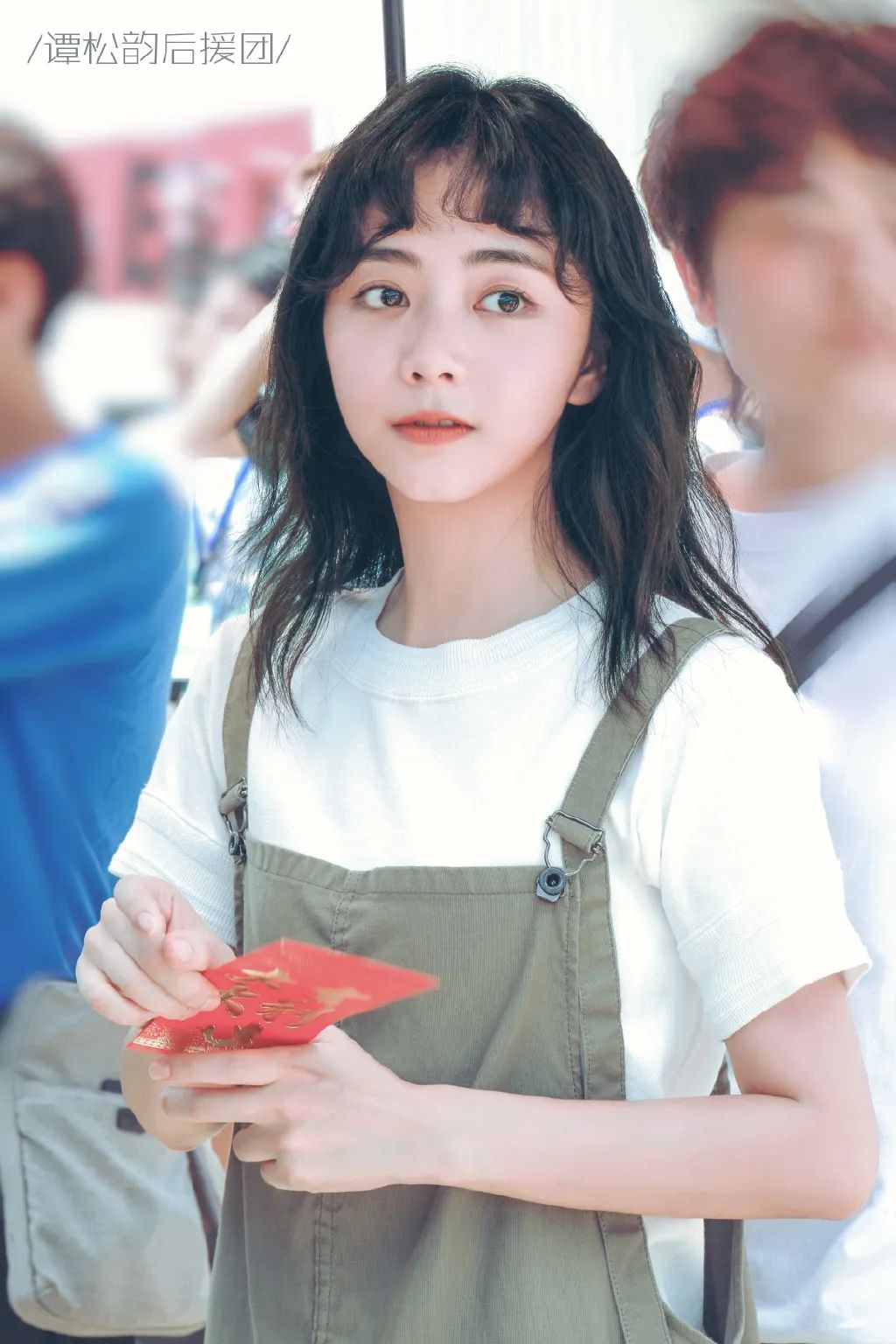 谭松韵是塌鼻子吗,谭松韵鼻子塌吗