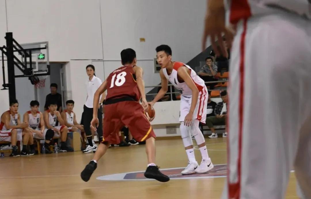 曾经以一己之力单挑法国后防线,曾经效力广东东莞cba篮球队的队员