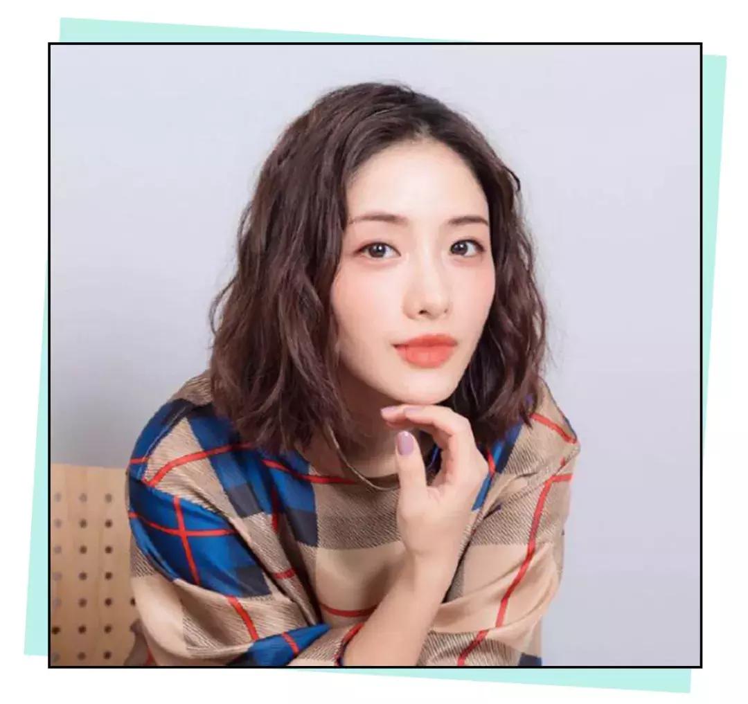 2021圆脸大脸胖脸女人最火发型,一款适合大脸圆脸的发型