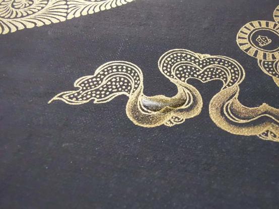 帮朋友检测了幅唐卡，发现是赝品