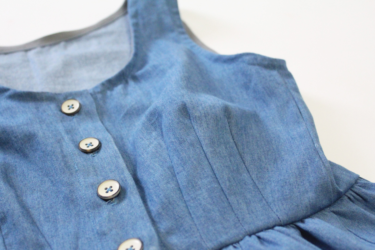 一字连衣裙领口大了怎么改小窍门,裙子的领口大怎么更改好看